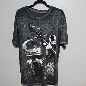 Men's Distressed Graphic Star Wats Tee in Charcoal L